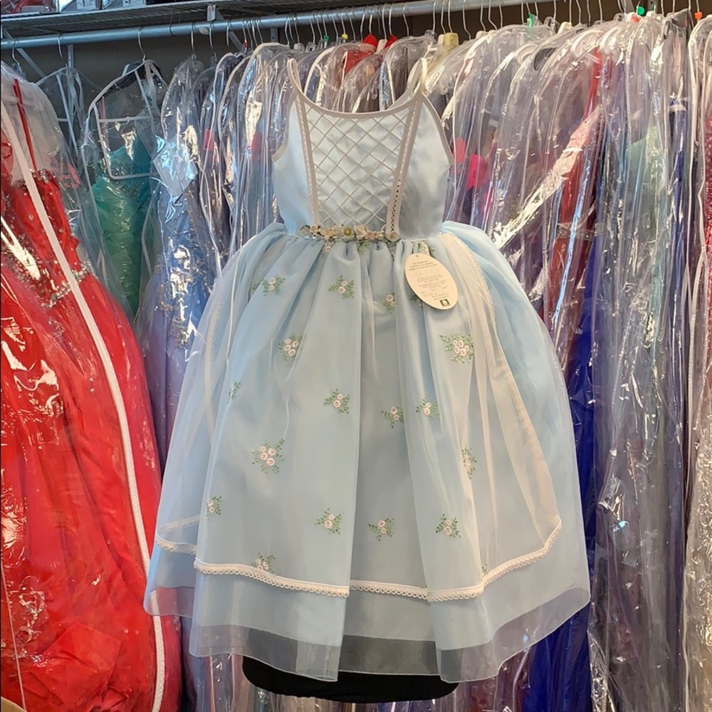 Cottagecore style little girls dress!
